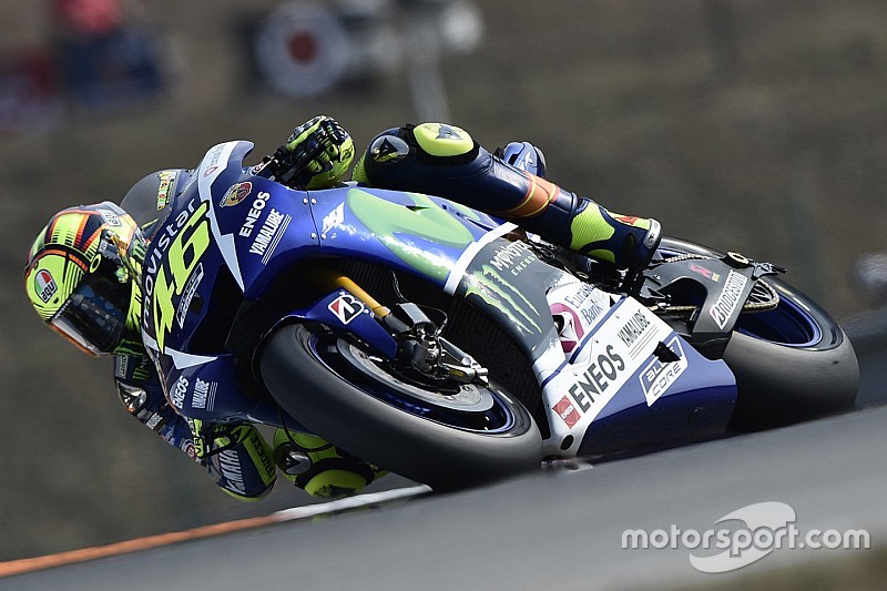 Rossi culpa a los neumáticos por la falta de ritmo
