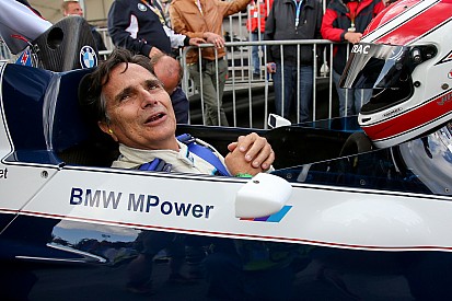 Nelson Piquet recibe felicitaciones de cumpleaños