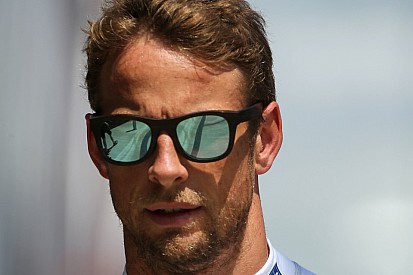 Según un diario, Jenson Button mejoró su seguridad personal