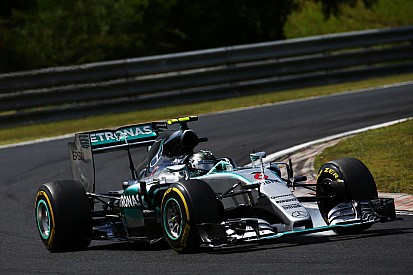 EL1 - Rosberg devant, Maldonado dans le mur