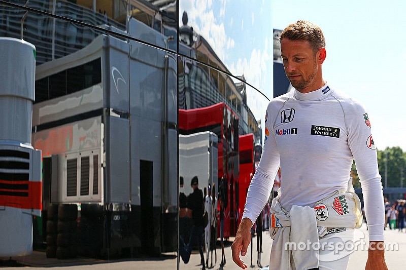 Alonso pede permanência de Button na McLaren