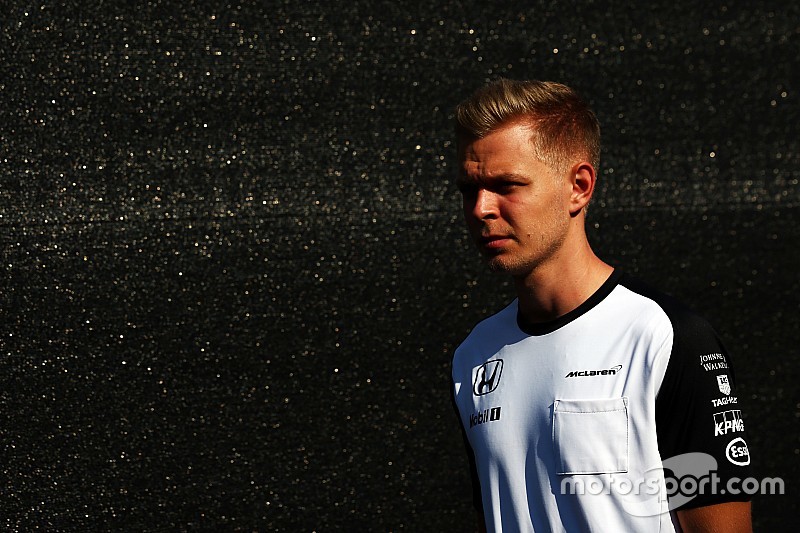 Magnussen si è fratturato una mano in bicicletta