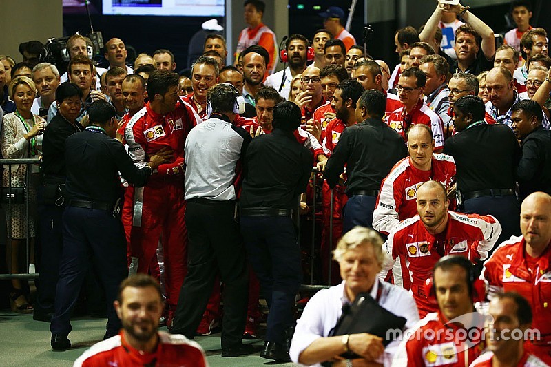 От Ferrari потребовали извинений
