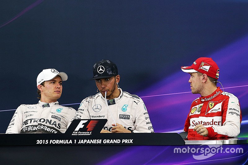 Vettel interrompe Rosberg e faz piada polêmica em coletiva