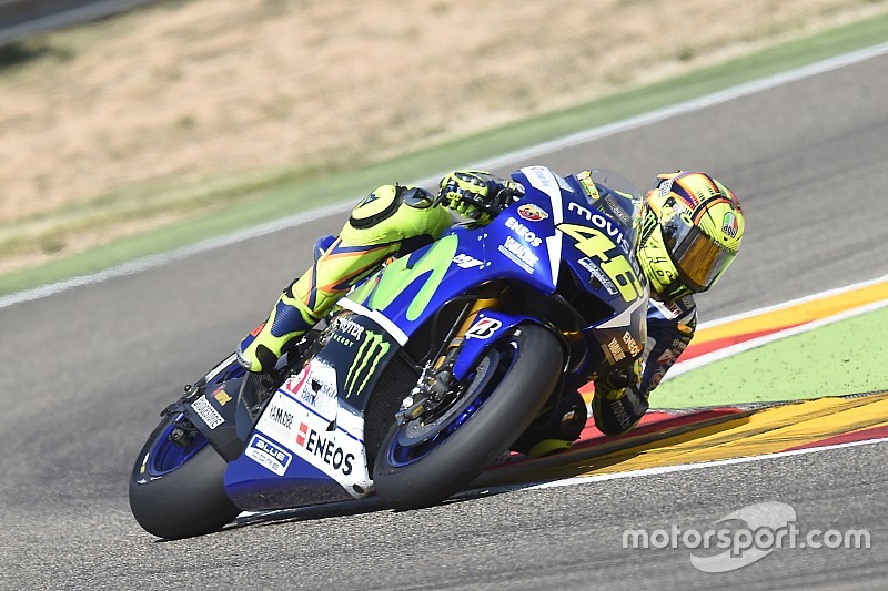 Rossi se cae durante las pruebas de Michelin en Aragón