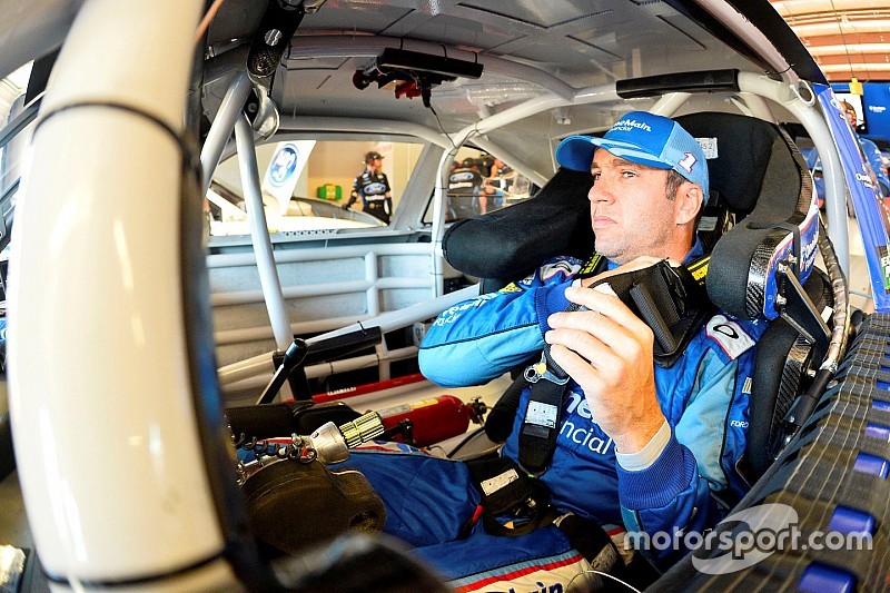 JR Motorsports confirms Elliott Sadler for 2016