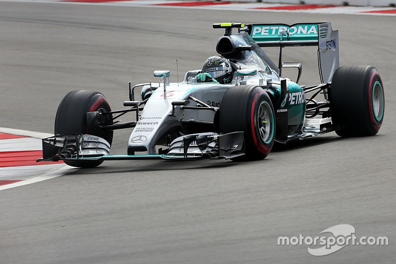 Rosberg firma la pole a Sochi, deludono le Ferrari