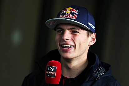 Max Verstappen: "Gesproken met Mercedes, geen zorgen voor '16"