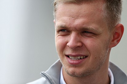 Magnussen: "McLaren me avisó de mi salida en mi cumpleaños"