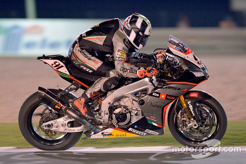 Leon Haslam beffa Davies: doppietta Aprilia a Losail!