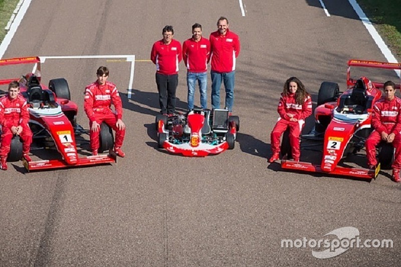 Fiorano: anche una ragazza nello stage della Ferrari!