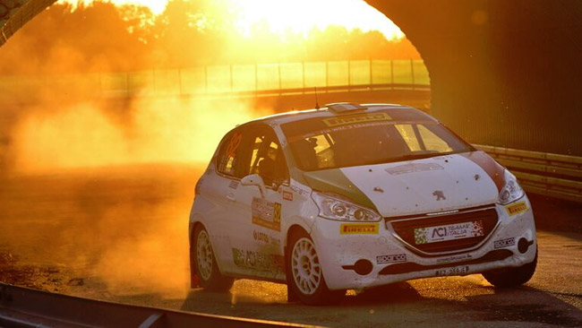 Fabio Andolfi carico per il Rally di Spagna