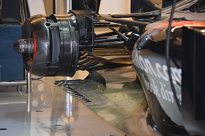 Análisis: McLaren mejora un concepto de Ferrari