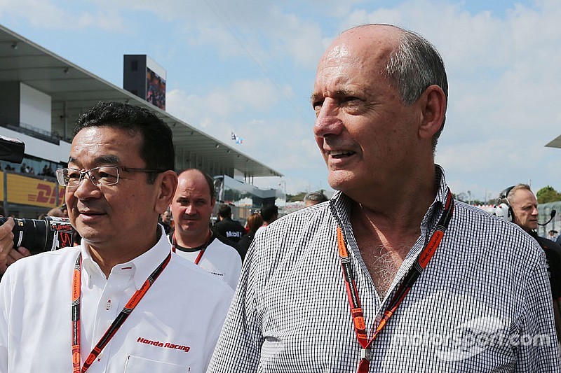 Bernie Ecclestone: Ron Dennis hindert Honda an Red-Bull-Deal