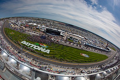 NASCAR releases 2016 Sprint Cup and Xfinity Series schedules