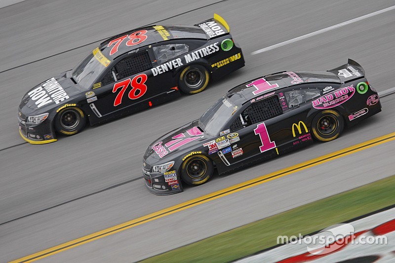 Logano inarrestabile, sua la pole a Martinsville