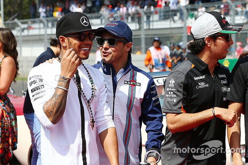 Captan a Hamilton, Gutiérrez y Slim en festejo tras GP de México