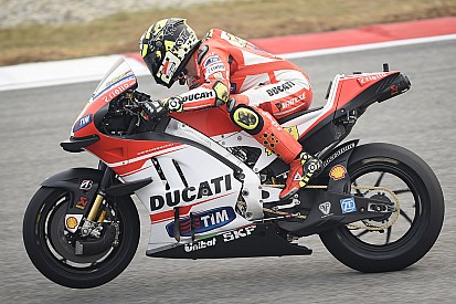 Valencia, Libere 3: Iannone-Rossi, doppietta italiana!