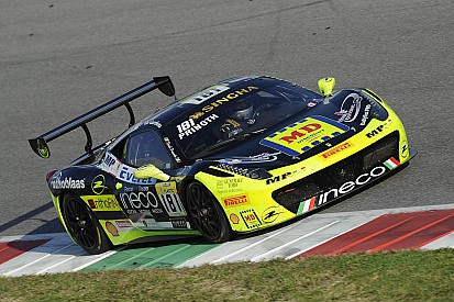 Coppa Shell - Erich Prinoth sort de la mêlée au Mugello