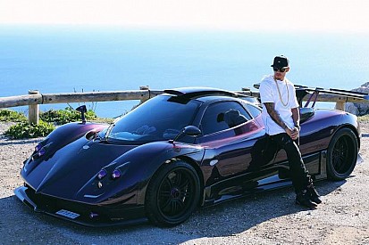 Hamilton bate carro de R$ 8 milhões às 3h da manhã em Mônaco