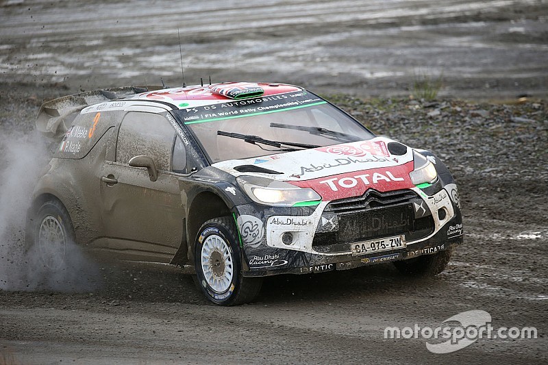 Galles, PS11: Meeke in testa. Ogier, che sfortuna!