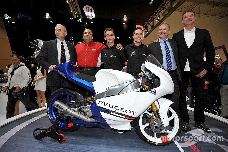 Presentata all'Eicma la Peugeot MGP30 per la Moto3