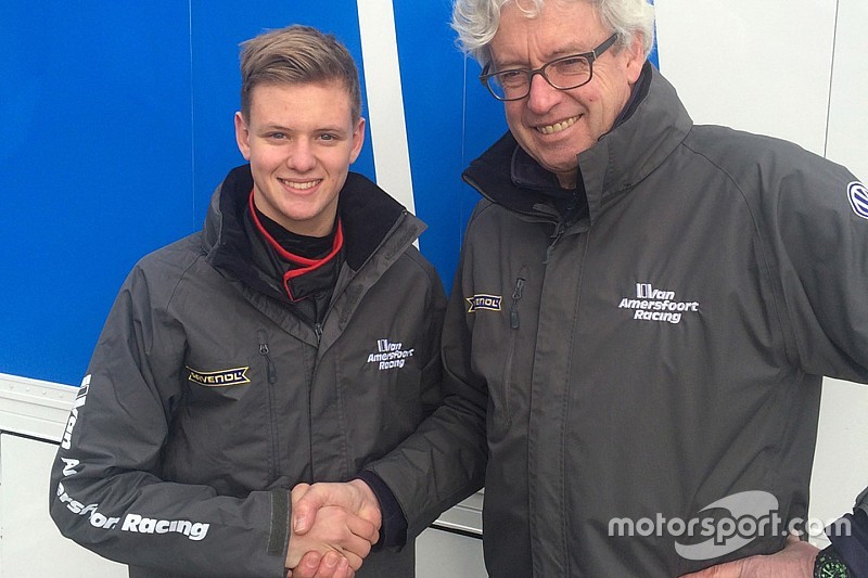 Mercedes esfria chance de contratar filho de Schumacher