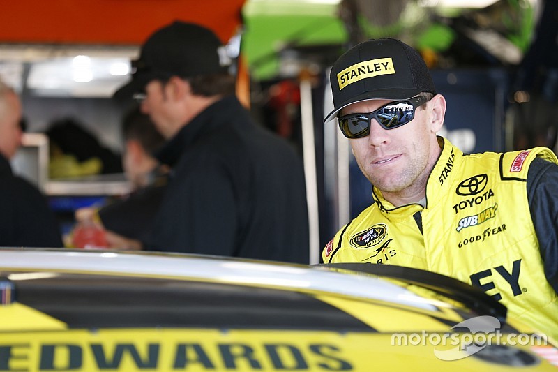Edwards marca el mejor tiempo en una práctica recortada por lluvia