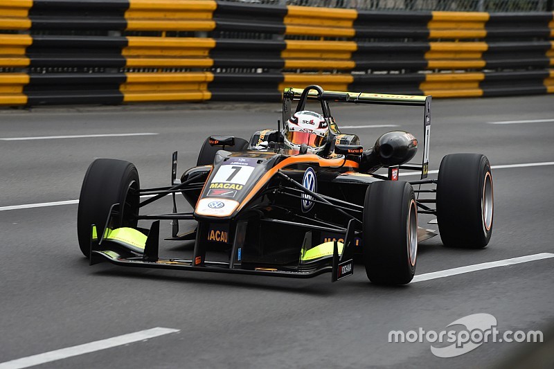 GP Macau: Antonio Giovinazzi gewinnt und verliert den Sieg