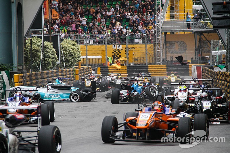 Video's: de crashes van Macau