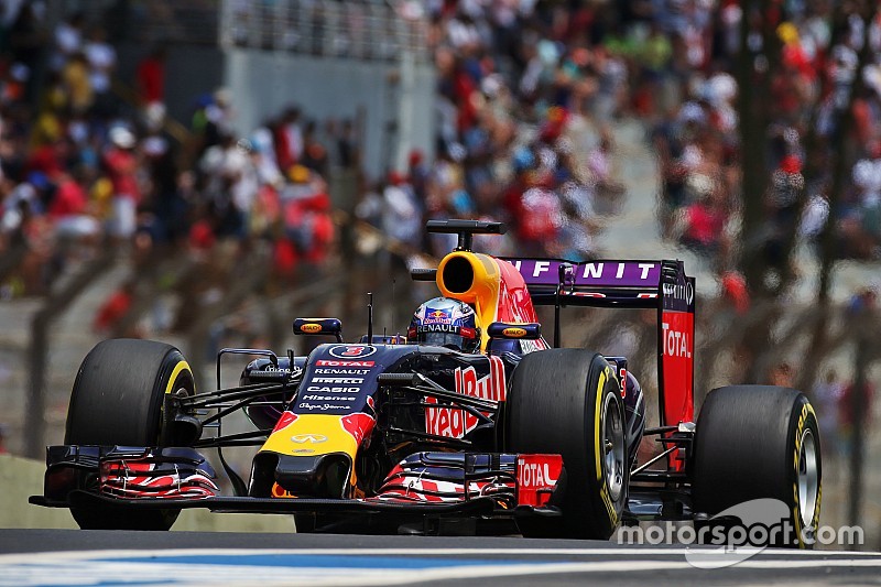Ricciardo regresa al motor viejo de Renault
