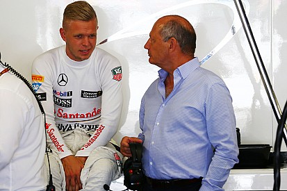 McLaren: Magnussen "did not perform as he should have"