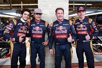 Jos Verstappen y Carlos Sainz celebran la madurez de sus hijos