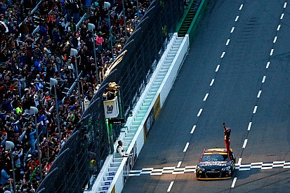 Fotostrecke: Die Top 10 der NASCAR 2015