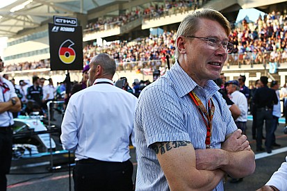 Hakkinen piensa que un año sabático para Alonso no es buena idea