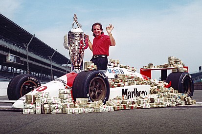 Fittipaldi/Unser Jr, duel mythique à Indianapolis en 1989