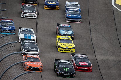NASCAR planea sumar el formato de la Caza a la Xfinity y las Trucks