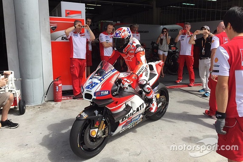 Stoner volvió a subirse a una Ducati en Malasia