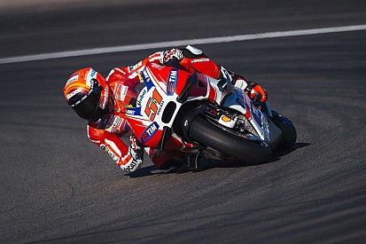 Michele Pirro sigue con el desarrollo de Ducati en Sepang