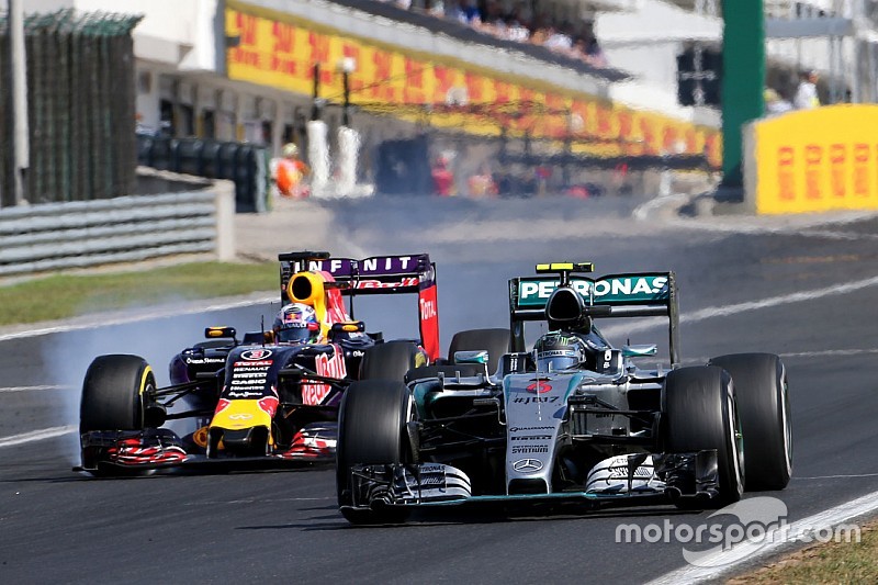 В Mercedes уверяют, что Red Bull не просила моторы