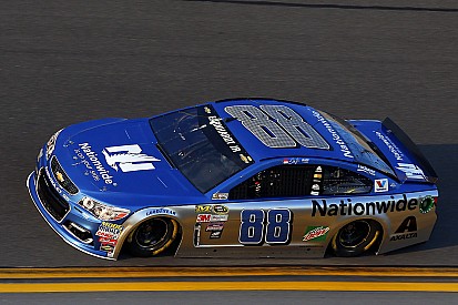 Dale Earnhardt Jr gana el primer duelo
