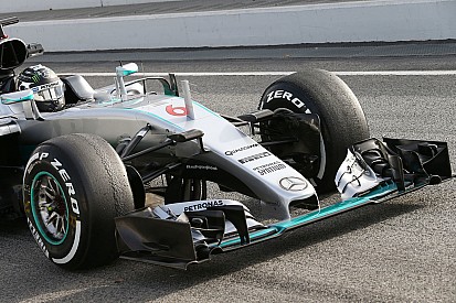 Mercedes опробует новый носовой обтекатель в среду