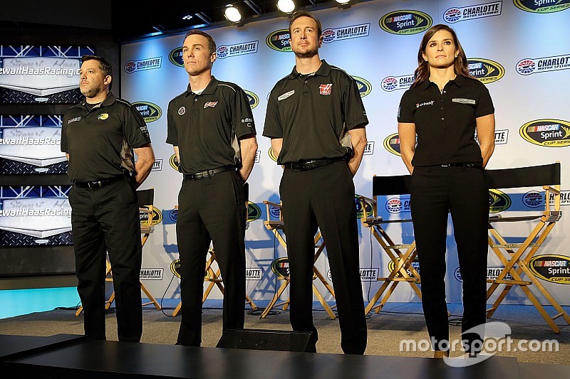 Stewart-Haas Racing anuncia pacto con Ford para 2017