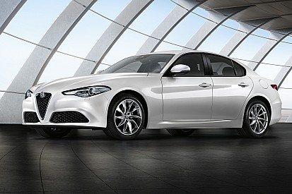 Alfa Romeo onthult eindelijk de Giulia in standaarduitvoering