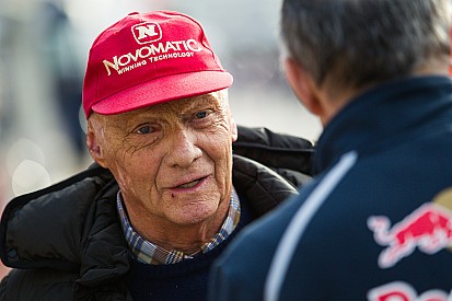 Lauda: "La Ferrari credo sia a due decimi dalle Mercedes"