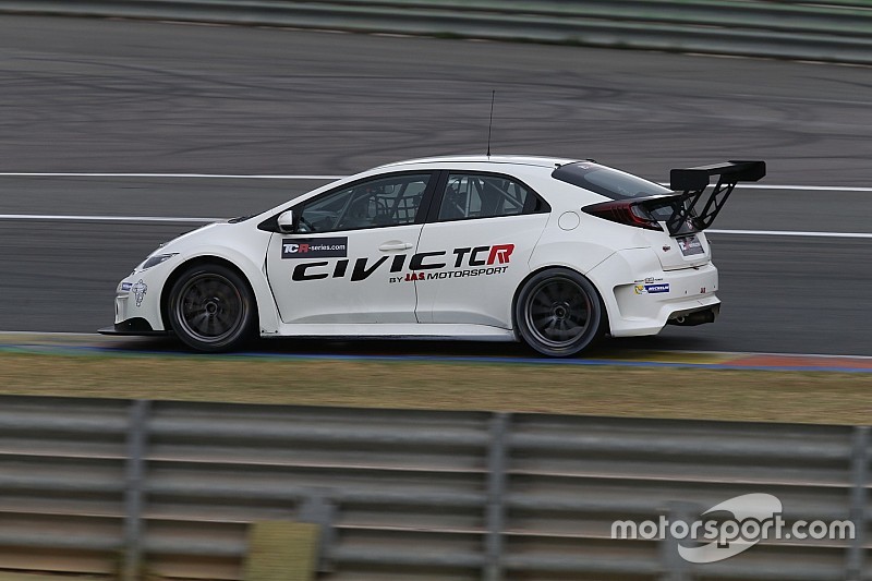 Buon test con la Honda Civic TCR per Khun Nattachak