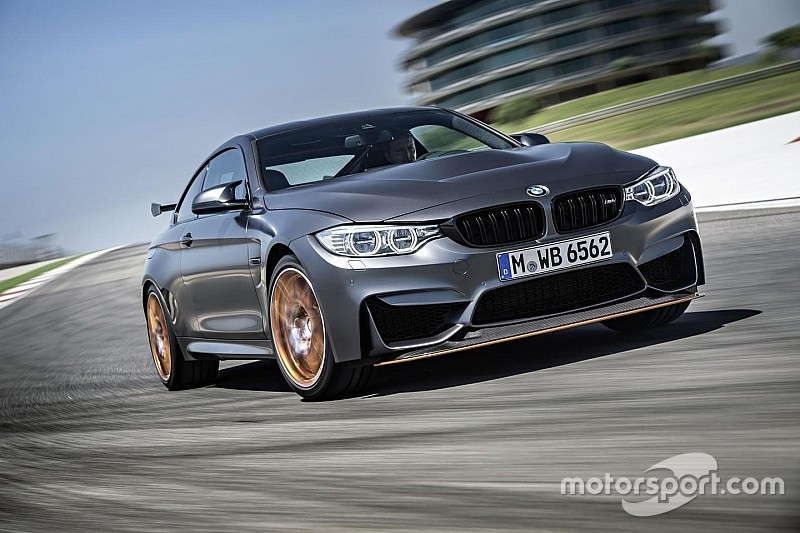 The Stig geeft gas: is de BMW i8 sneller dan de M4?