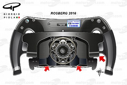 Mercedes: Rosberg mantiene i due paddle della frizione