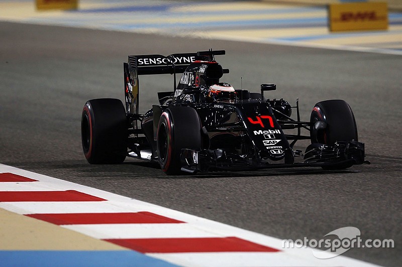 Vandoorne completa su fin de semana de ensueño