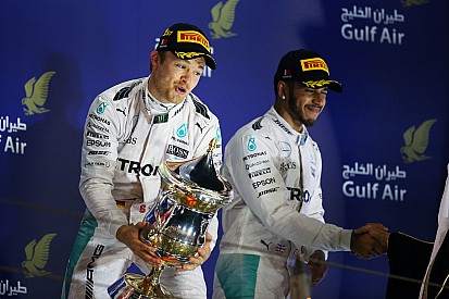 Tussenstand Formule 1: Rosberg nu 17 punten voor op Hamilton
